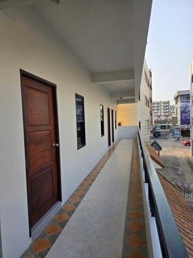 Middle tree house pattaya