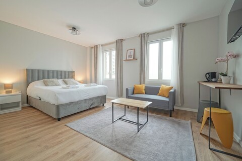 호텔 트리아농 생 우앵