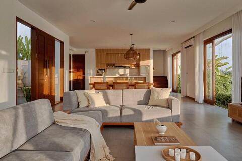 발리의 조용한 해변 - 옴 체마기 빌라, 프라이빗 수영장 및 전망 있음