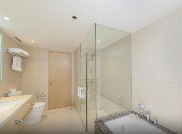 room detail thumbnail 2