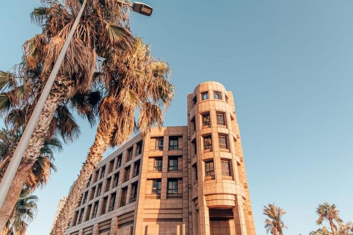 Seven TLV