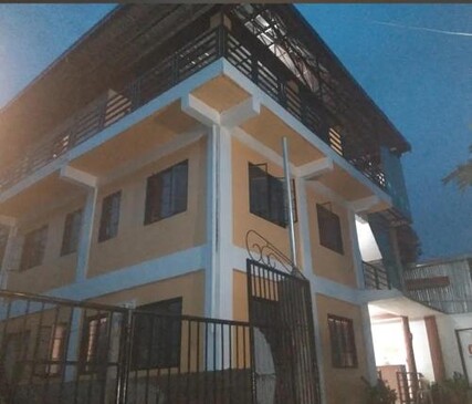 Victoria's Tourist Inn