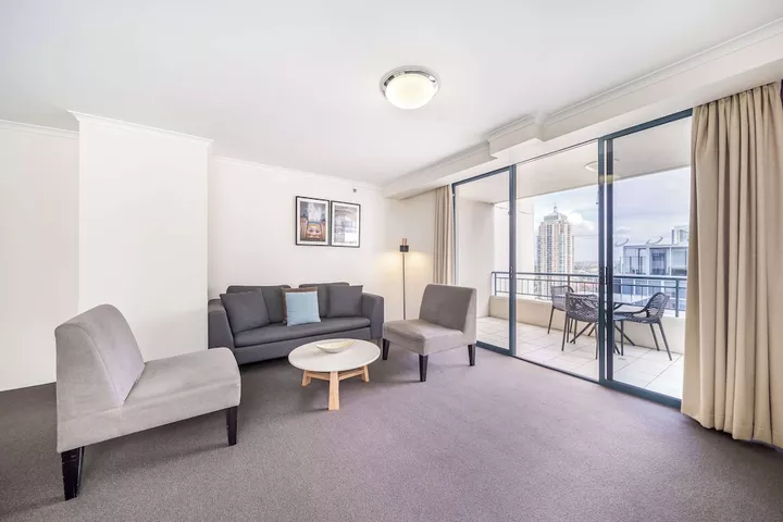 Oaks Sydney Castlereagh Suites