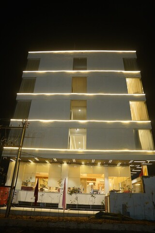 화이트 메이플 호텔