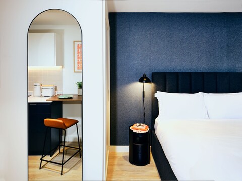 버투스 에딧 카나리 워프