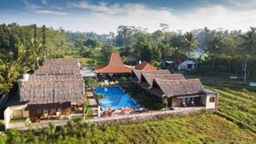 Shanaya Hotel & Cafe