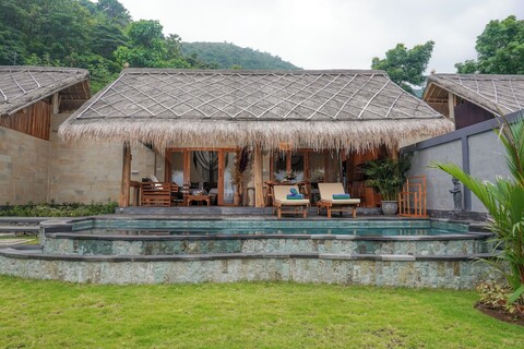 아유난 비치 빌라 아메드