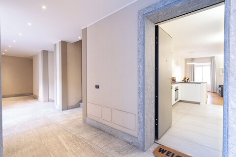 렌트 올 코모 제공, 코모 시티 센터의 화이트 플랫