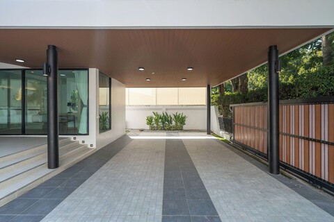 뫼벤픽 풀 빌라 6 베드룸