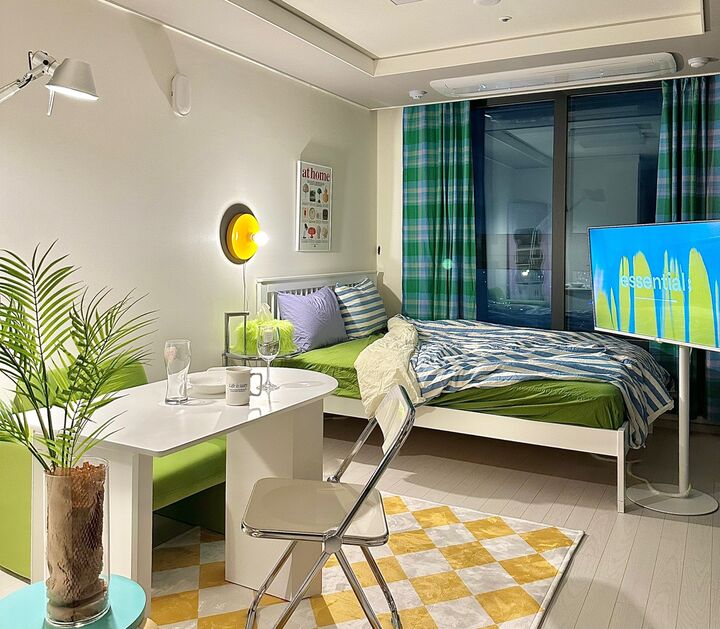 room detail thumbnail 0