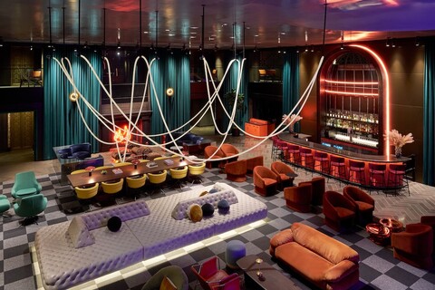 파라마운트 타임스 스퀘어 – 어 제너레이터 호텔