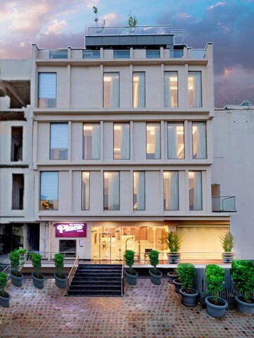 리젠타 플레이스 자이푸르, 시르시 로드