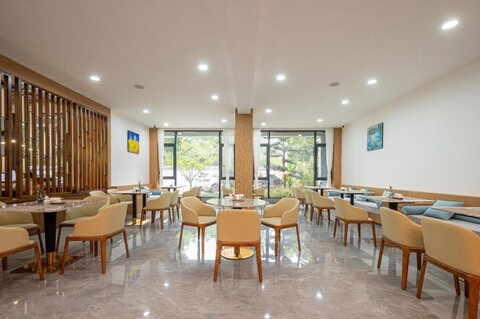 Z Hotel (Qingchengshan Branch)