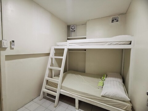 리조트 사이드 호스텔, 샹그릴라 근처