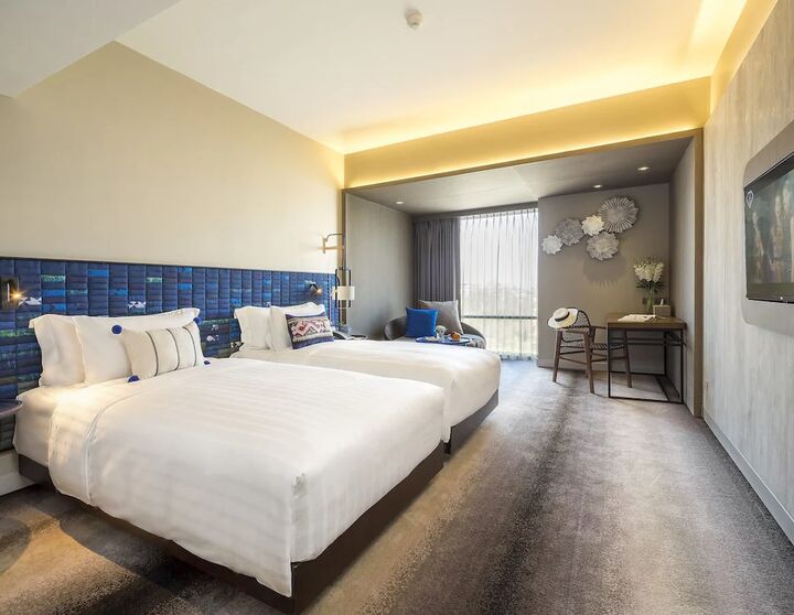 room detail thumbnail 2