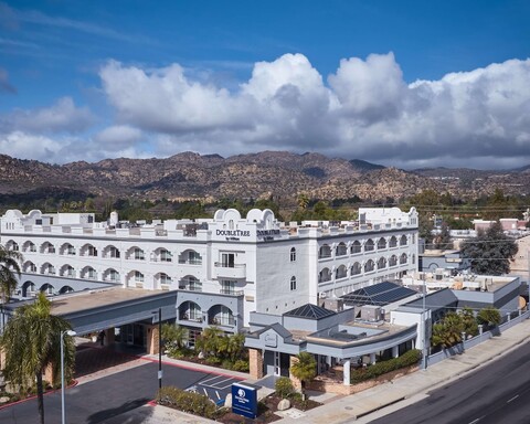 더블트리 바이 힐튼 채츠워스