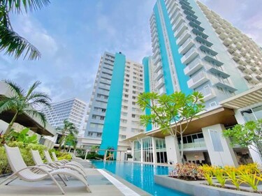 THE SUITE by The Hiltons