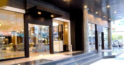 더 그랜드 데이 나이트