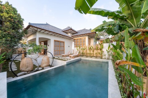 세미라미다 빌라 바이 EVDEkimi - 우아한 2베드룸, 수영장 있음, 노천탕 있음, 파티오 있음