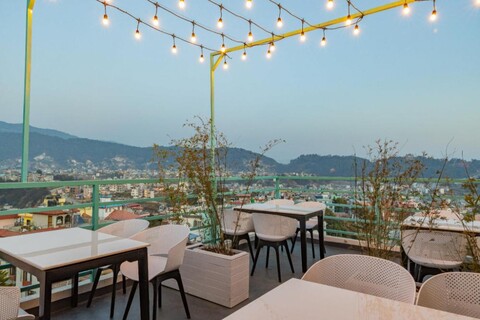 Mhendo Hotel & Studio Suites 