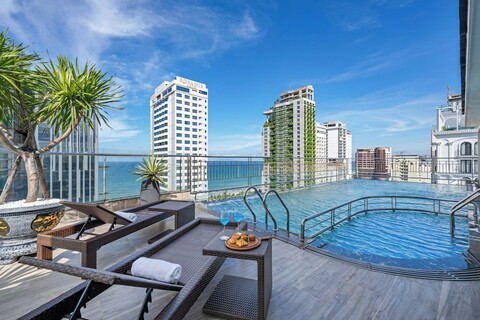 Monalisa Luxury Hotel