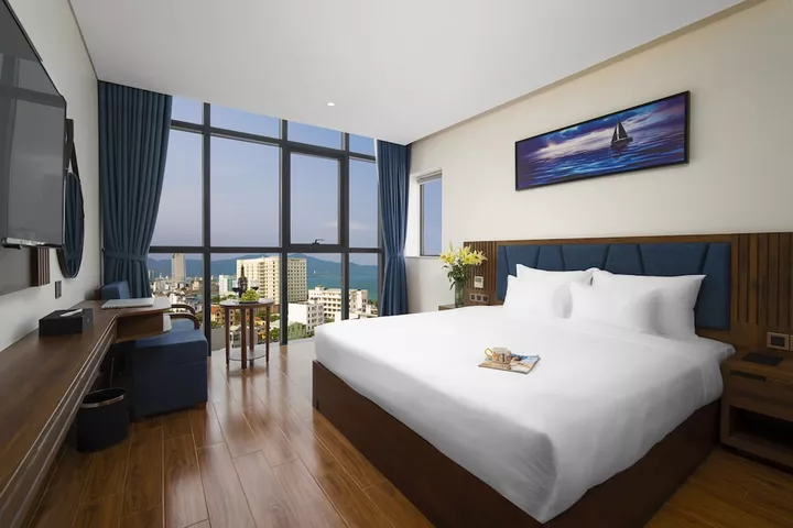 Ruby Star Da Nang Central My Khe Beach