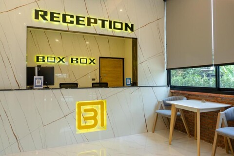 박스 박스 호텔 앤 스포츠 레스토랑