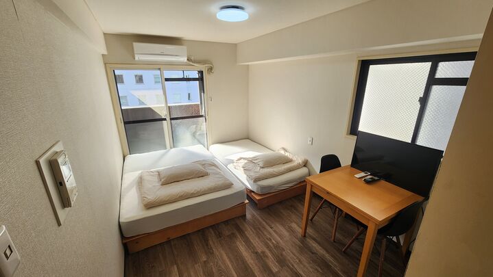 room detail thumbnail 0
