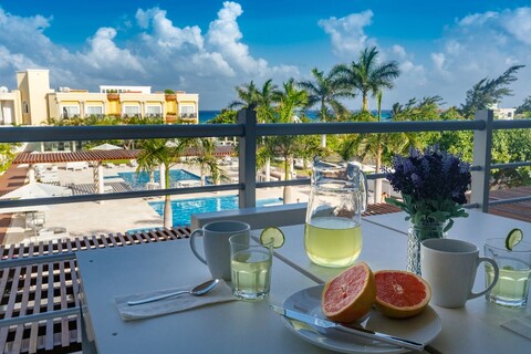 마히아 비치사이드 콘도