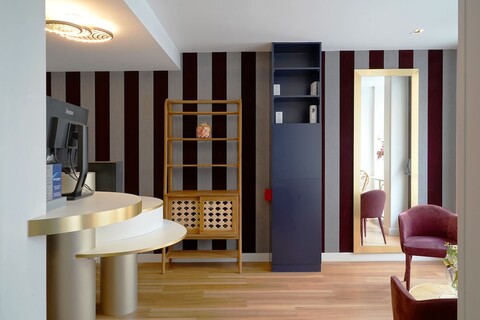 호텔 르 몽마르트르 생 피에르