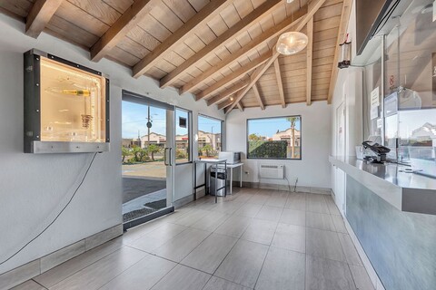 모라다 인 - 가든 그로브 공원 근처