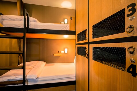 스리숙산트 스퀘어