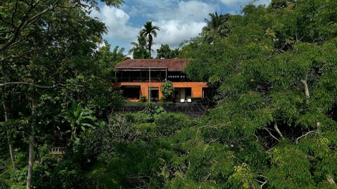 수메루 보타니컬 에스테이트