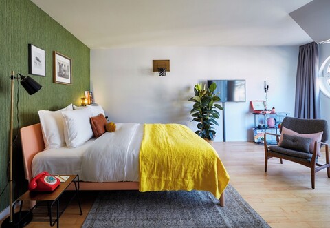 맥스 브라운 호텔 세븐스 디스트릭트, 써클 컬렉션 일부