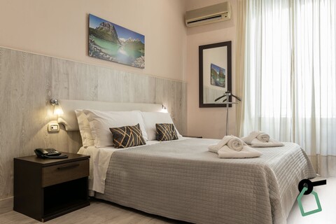 홀리데이 룸 컬렉션, 팔레르모 폴리테아마