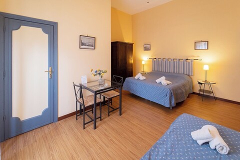 메디나 H. 나폴리 센트로 바이 클라파 그룹 디스로케이티드 호스피탈리티