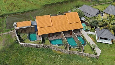 사부 마스 빌라 우붓 바이 아스와나야