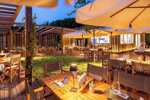 홀리데이 로지 오르베텔로