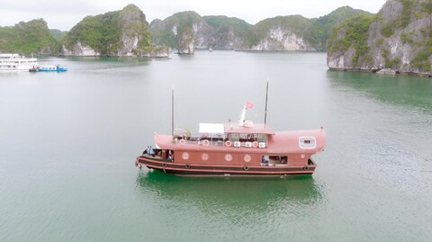 Cat Ba Gem Cruise