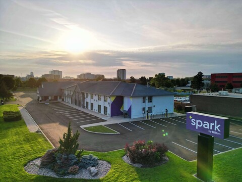 스파크 바이 힐튼 토론토 마컴