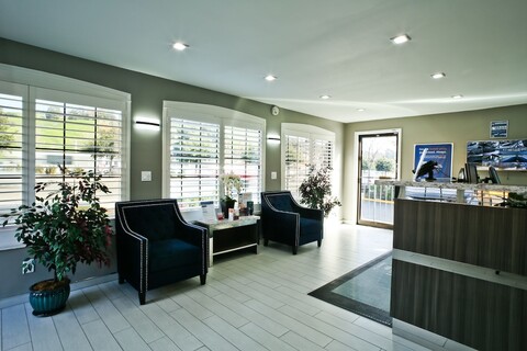 베이 에어리어 인 & 스위트