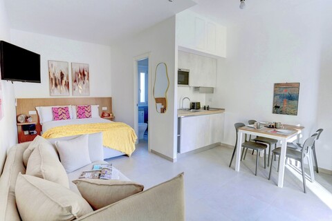 발리칸 로프트, 발코니 있음 - 홈 앤 모어