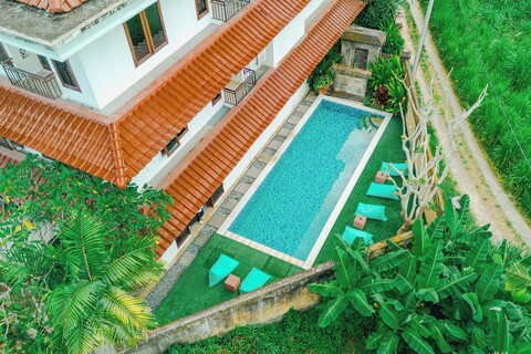 스탈로카 사바 발리