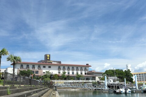 시라하마의 카이가쿠온센 리조트