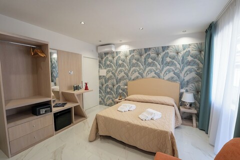 그레로스 H. 룸스 나폴리 센트로 바이 클라파 그룹 디스로케이티드 호스피탈리티