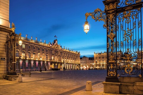 "아카데미의 호텔"