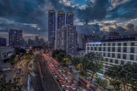 이참 인터내셔널 호텔, 파저우 컨벤션 및 전시 센터, 난저우 지하철 지점