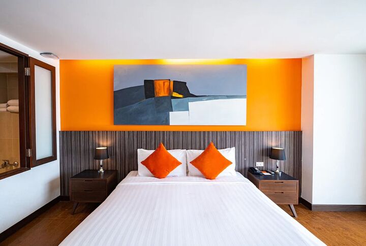 room detail thumbnail 0