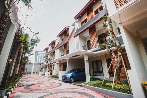 RedDoorz Premium near Ragunan Zoo 2