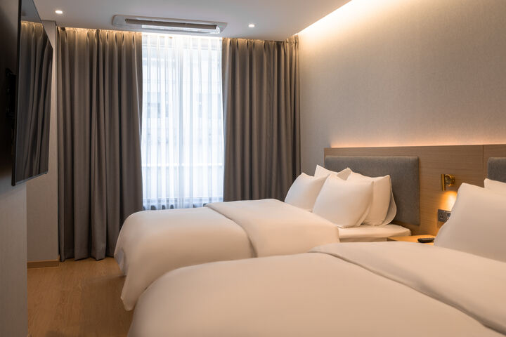 room detail thumbnail 1